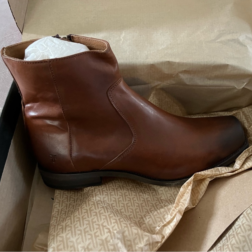 Frye- Smith Inside Zip Boots